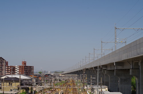 松任駅付近の北陸新幹線の高架
