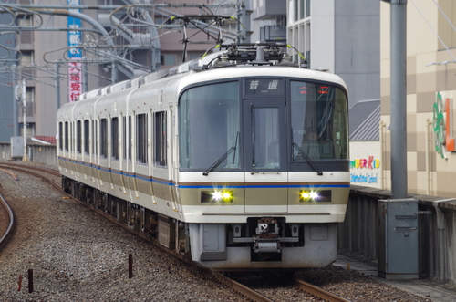 JR嵯峨野線の221系