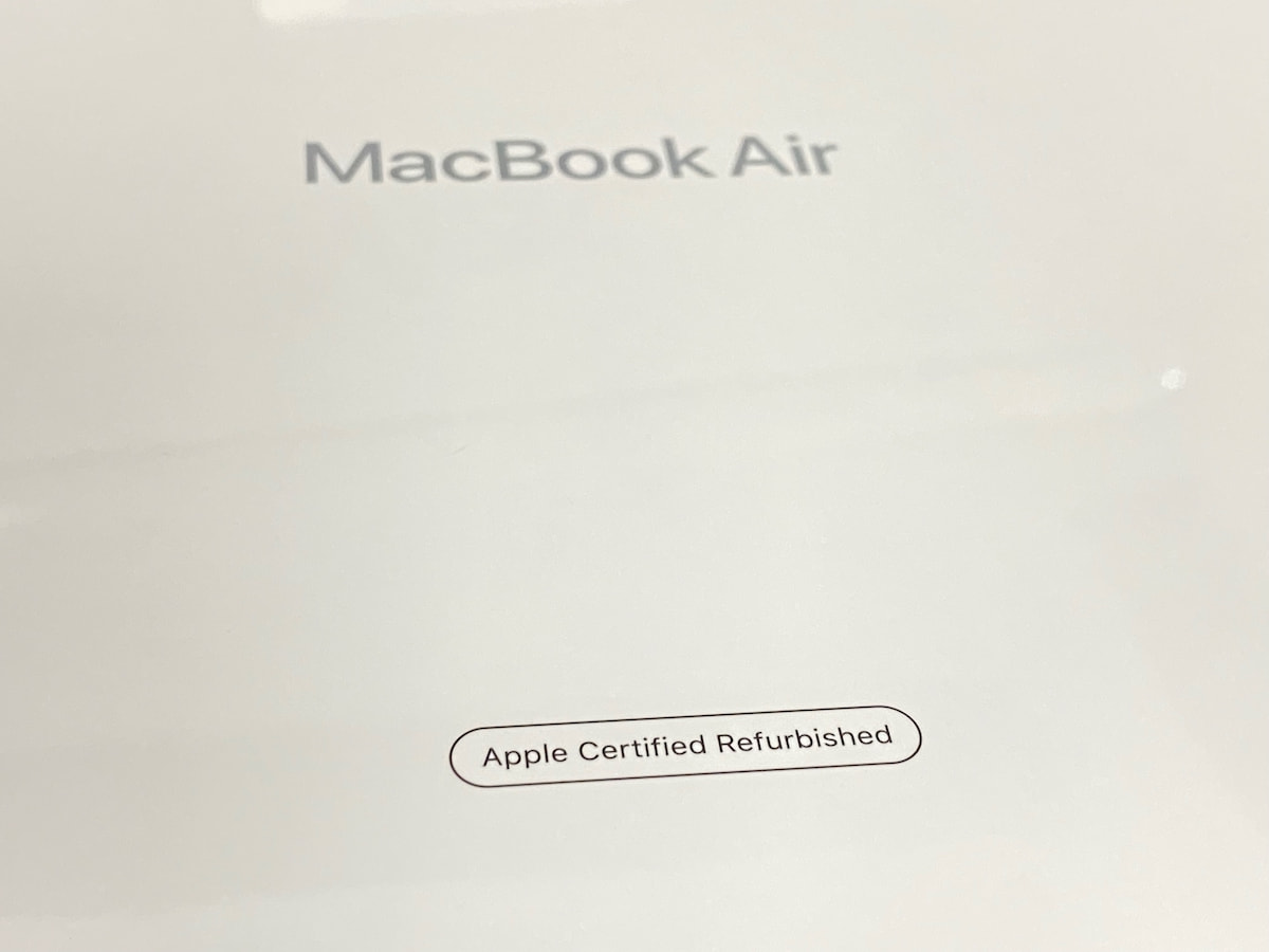 MacBook Air M1 2020 整備済み品の箱