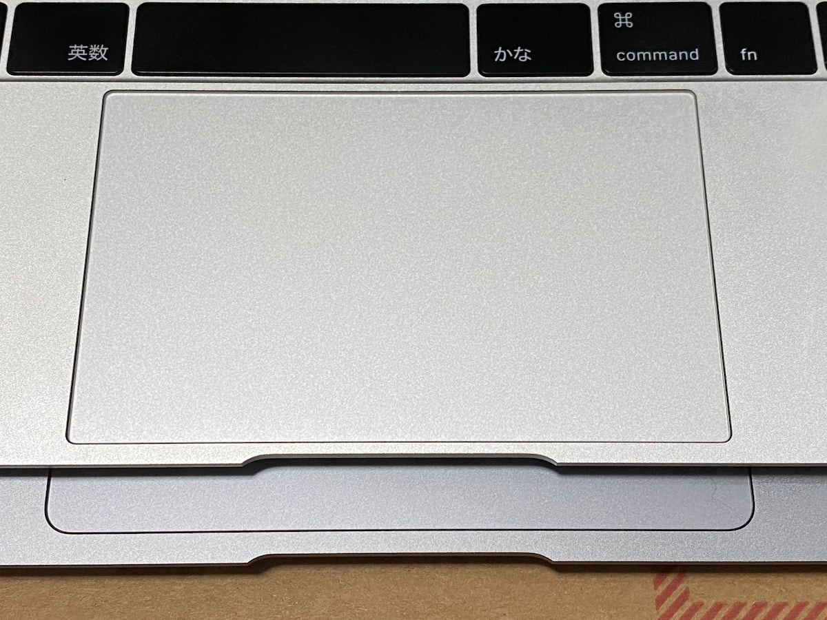MacBook 2015 と MacBook Air M1 2020 のトラックパッド比較