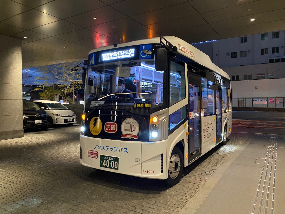 京阪 電気バス SDGsラッピング
